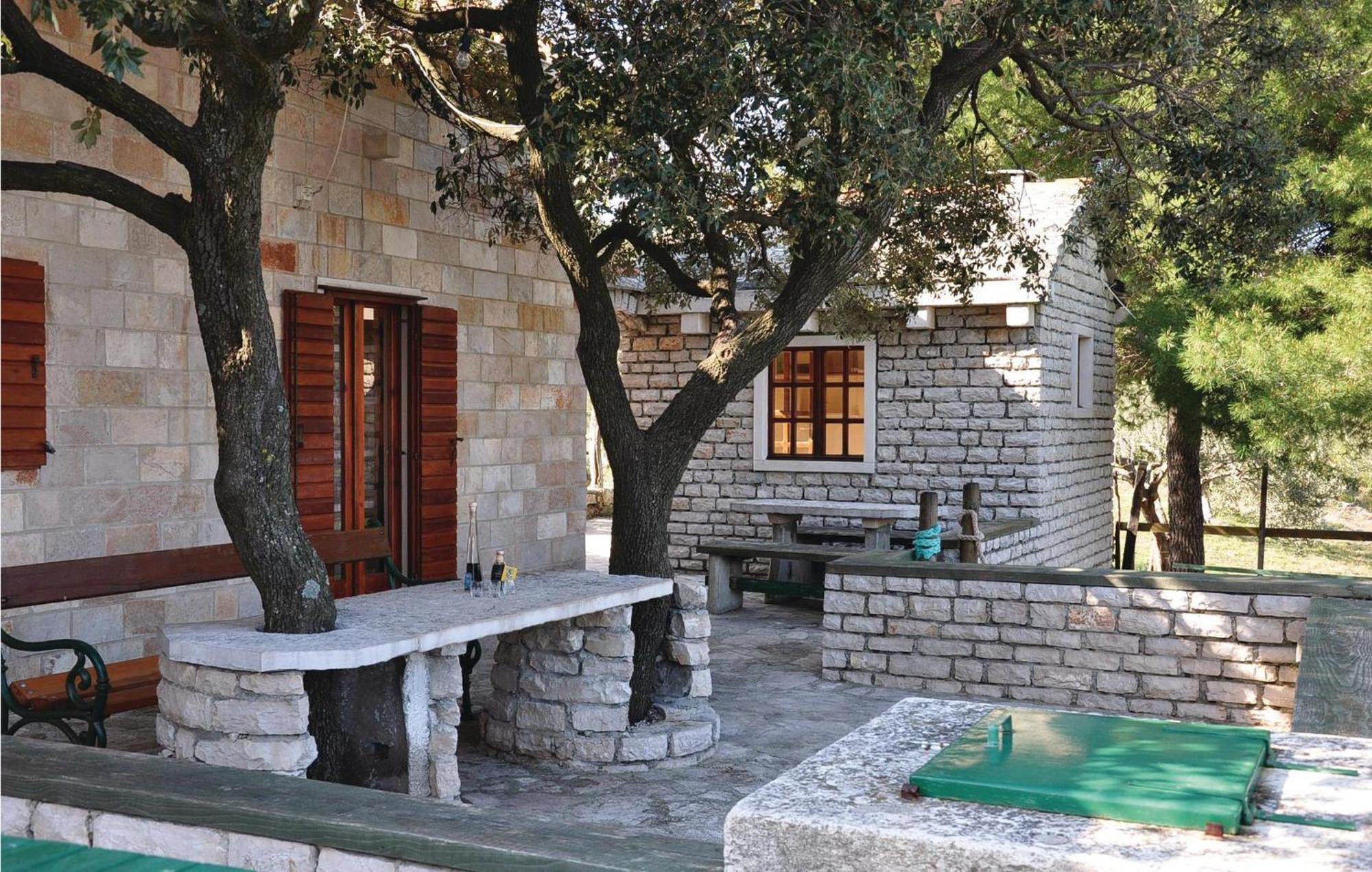 Pet Friendly Home In Postira With Kitchen Exterior foto